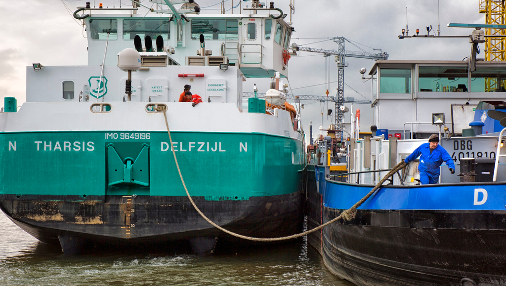 Zee- rivierschip Tharsis